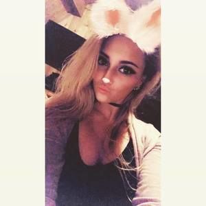 Meet your Posher, Alexis